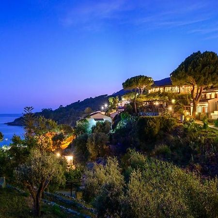 Hotel Baia Imperiale Spiaggia di Cavoli Dış mekan fotoğraf