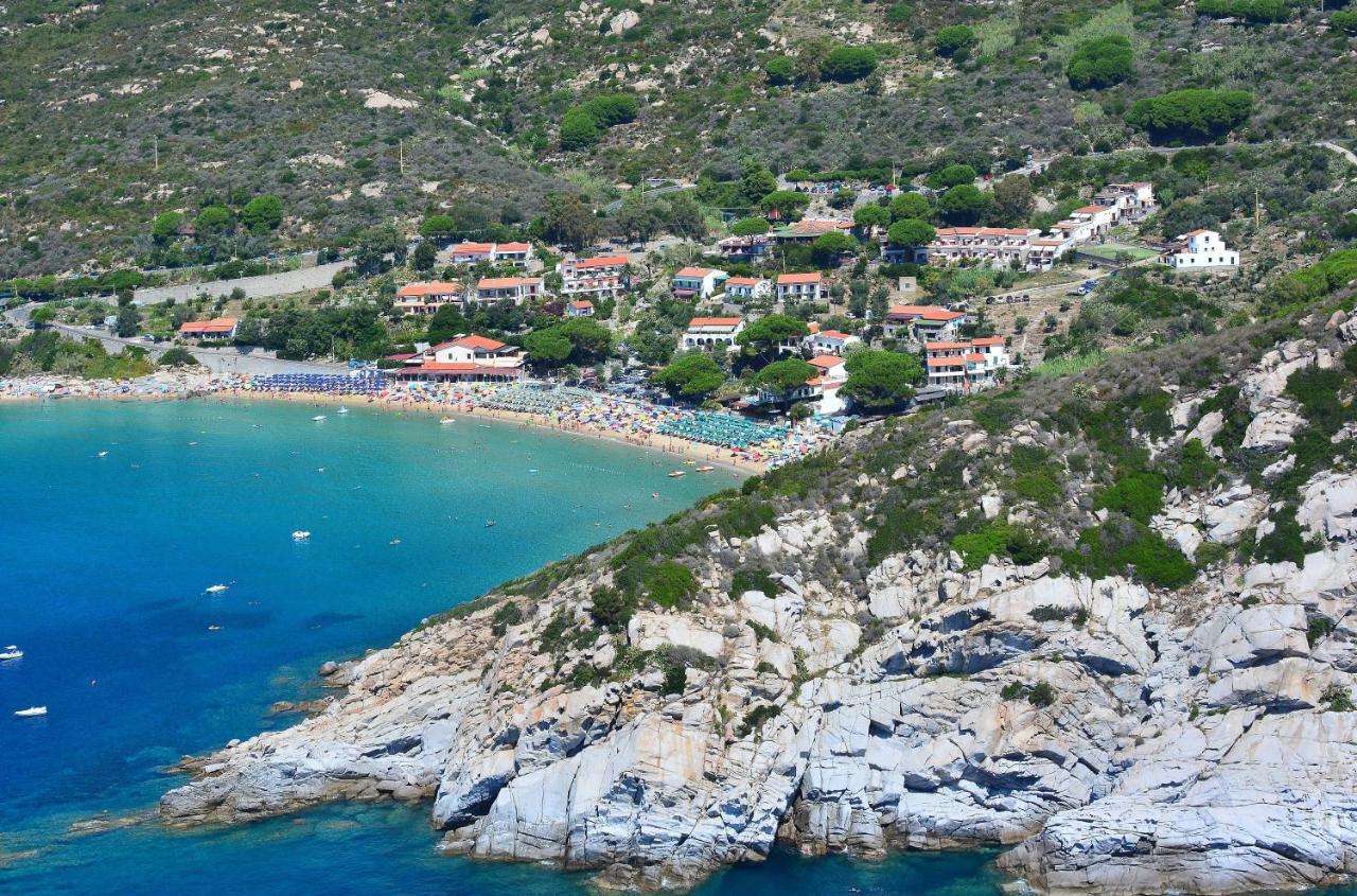 Hotel Baia Imperiale Spiaggia di Cavoli Dış mekan fotoğraf