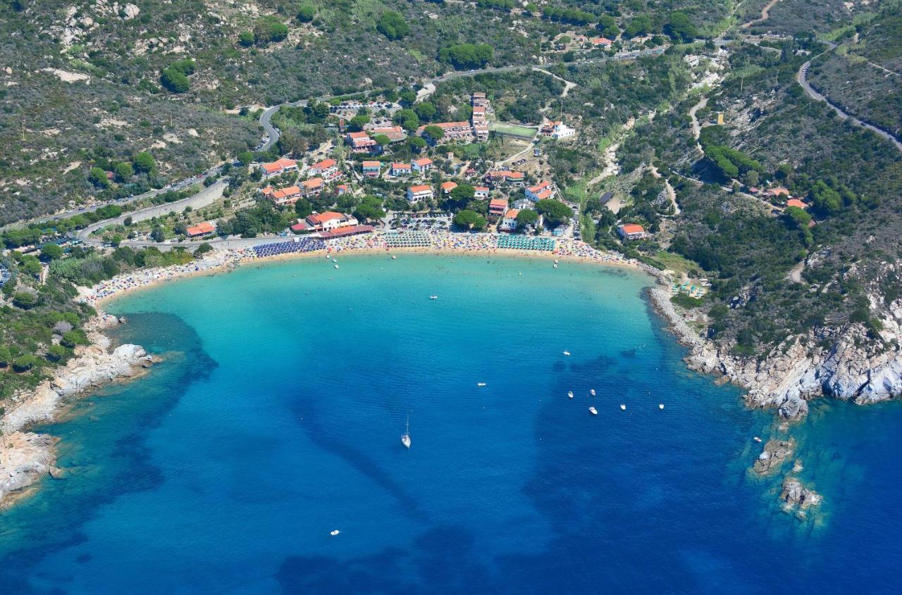 Hotel Baia Imperiale Spiaggia di Cavoli Dış mekan fotoğraf