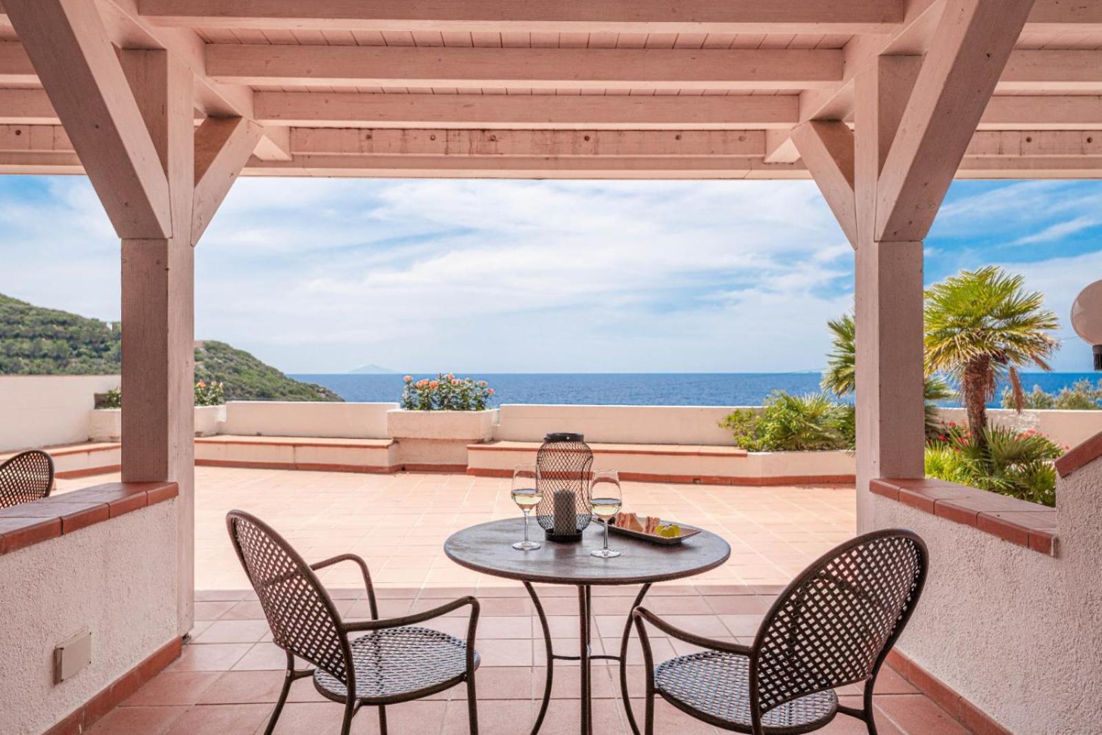 Hotel Baia Imperiale Spiaggia di Cavoli Dış mekan fotoğraf